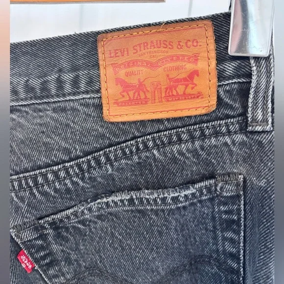 Levi's black/grey distressed Ripped Women's Jeans size 28 leather tag - Picture 2 of 6